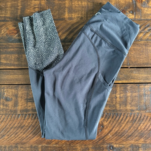 Zyia Black Reflective Pocket Light N Tight Hi-rise 7/8 26” Leggings Size 2 - Picture 2 of 10